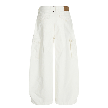 Blugi – lejeri, croială dreaptă, talie medie, fermoar, mai multe buzunare