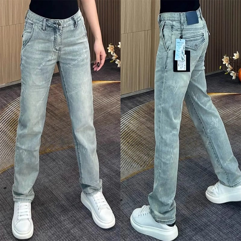 Traperice ravnog kroja – denim visoke elastičnosti, srednji pojas, zip zatvarač
