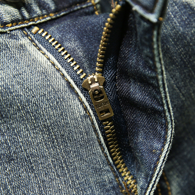 Muške traperice s izšivanjem i oštećenjima, uski kroj, mikro-elastični pamuk denim