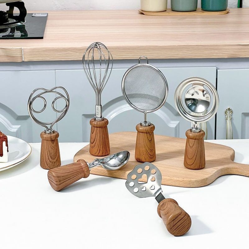 Set de unelte pentru hrănire bebeluți, cu mâner PP — design modern minimalist, lansat în 2023, brand Unique.