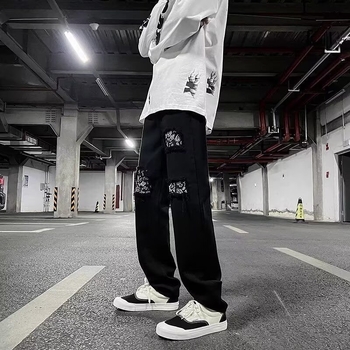 Jeansi cu croială dreaptă, talie medie, țesătură Cowboy 95% poliester, aplicații cu patch-uri