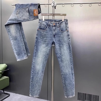 Muške traperice, Slim Fit, trumpet kroj nogavica, niski struk, zip zatvarač, pranje vodom