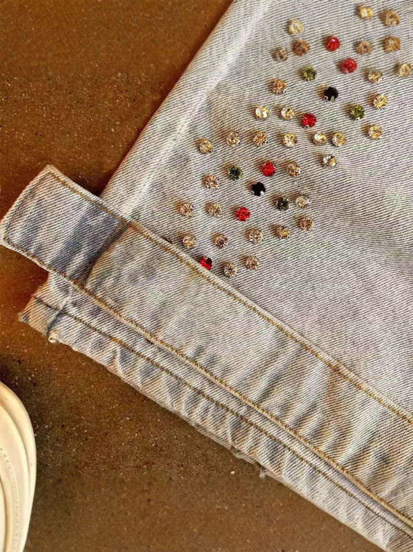 Hlače traperice širokih krojeva s printom perli i dijamanata, srednji struk, pamuk denim, zatvarač