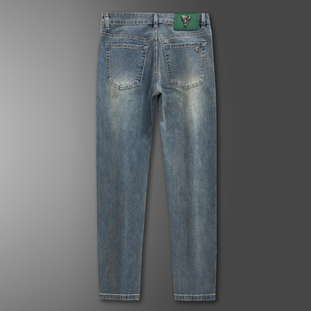 Muške traperice uskog kroja, pamukasti stretch denim, srednji pojas, zip zatvaranje