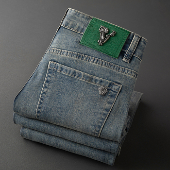 Muške traperice uskog kroja, pamukasti stretch denim, srednji pojas, zip zatvaranje