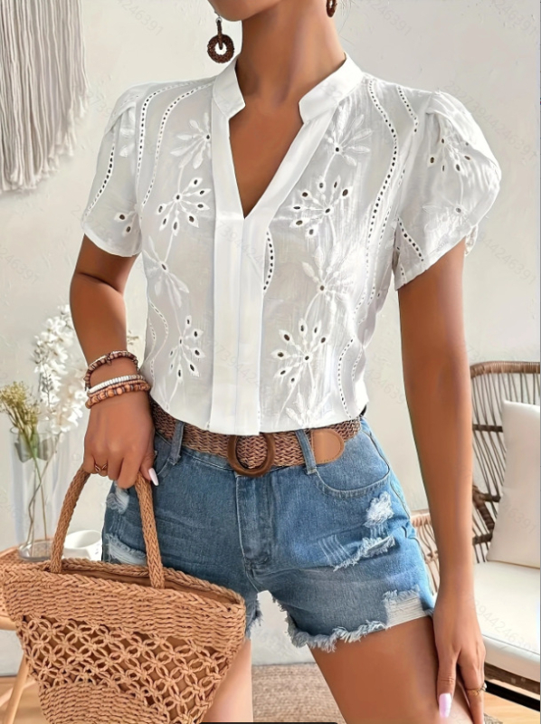 Bluza s V‑izrezom, kratki rukavi, slobodan kroj, mješavina poliestera i elastana, duljina 50–65 cm