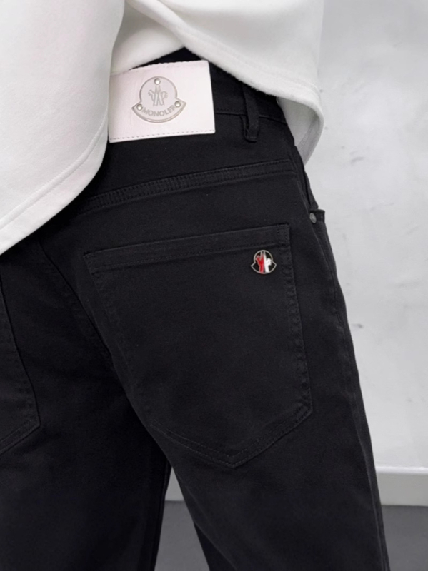 Muške traperice, slim fit, pamuk Cowboy tkanina, srednja visina struka, mikroelastičnost, ljeto 2025