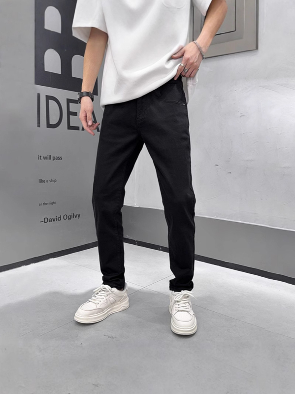 Muške traperice, slim fit, pamuk Cowboy tkanina, srednja visina struka, mikroelastičnost, ljeto 2025