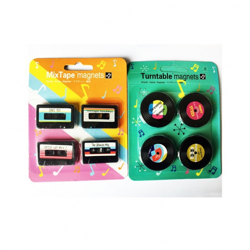 Nostalgički magnetski set za hladnjak – dekorativni magneti od nehrđajućeg čelika, retro dizajn kazete, četiri komada