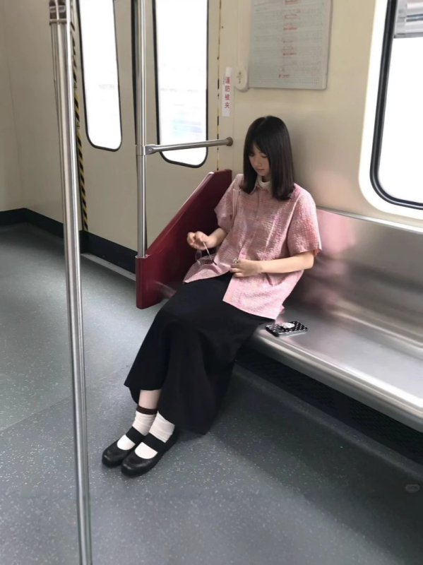 Női pamut ing polo gallérral, rövid ujjú, laza szabású, kockás és csíkos mintázat