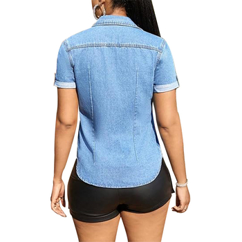 Pamut-poliészter keverékű rövid ujjú ing, négyszögletes nyakú, egyrendés gombolású, laza szabású