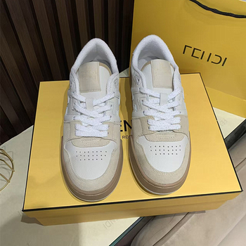 Uniszex bőrcipő – alacsony profil, vastag talpú, cipőfűzővel, első réteg marhabőr felsőrész, gumi talp, betűlogó minta