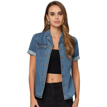 Риза с къс ръкав – памук 71–80% и полиестер 10–29%, подплата полиестер <10%, квадратна яка, предно копчено закопчаване, свободна кройка, едноцветен модел