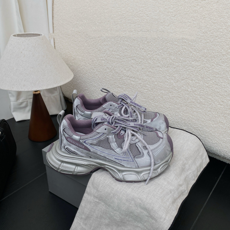 Ženske tenisice tip Dad Shoes, mrežasti gornji dio, visina pete 6–8 cm, gornji dio od nubuka kravlje kože + tekstil, okrugli vrh prsta, protuklizna potplata