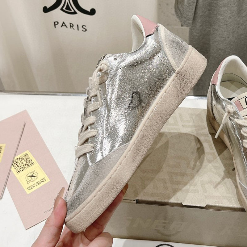 Női cipő szarvasmarha bőr felsőrész, gumitalp, elöl fűzőzárás, kerek orr, természetes bőr belső talpbetét