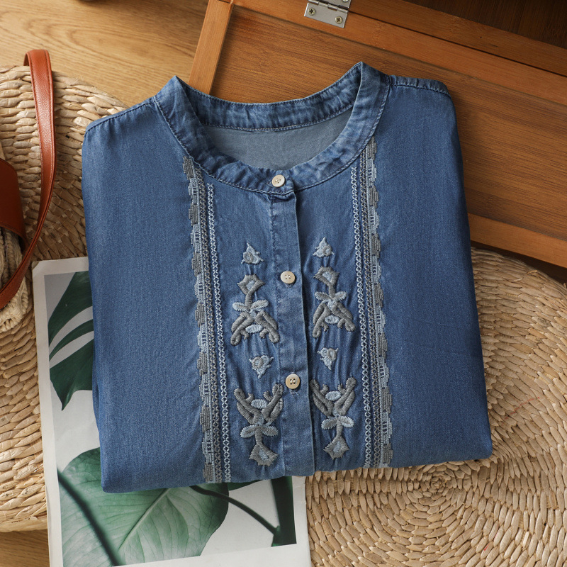 Košulja s vezom na denimu (95% pamuka), okrugli izrez, kratki rukavi, širok kroj