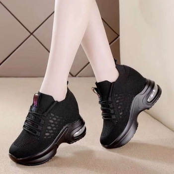 Női hálós sportcipő belső magasságnövelő funkcióval, EVA talpbetét, gumi talp, 3-5 cm sarok, nyárra