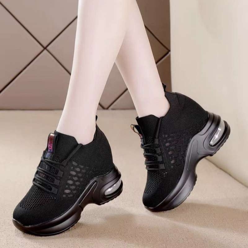 Női hálós sportcipő belső magasságnövelő funkcióval, EVA talpbetét, gumi talp, 3-5 cm sarok, nyárra