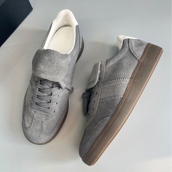 Női mindennapi bőrből készült sneakers, kerek orrú, kétszeres marhabőrből készült felsőrész, gumírozott talp, elől fűzőzárás