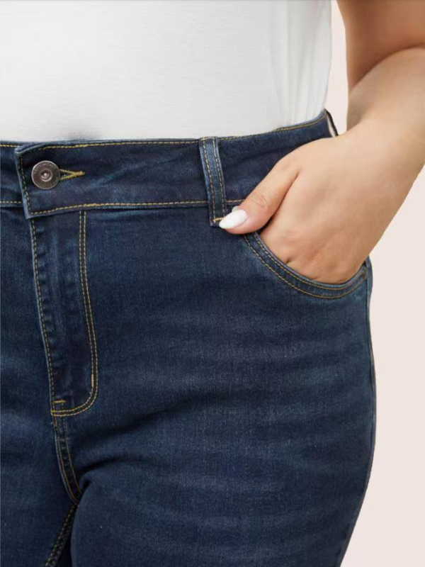 Ženske hlače farmerice ravnog kroja, isprani denim s poliesterom, srednji pojas, visoka elastičnost
