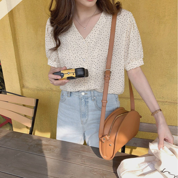 Šifonska košulja s V‑izrezom, kratki rukavi, točkasti uzorak, udoban kroj
