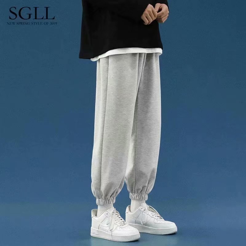 Muške cropped sportske hlače, ležernog kroja, srednji struk, mješavina poliestera, elastičan materijal, manžetama na gležnjevima