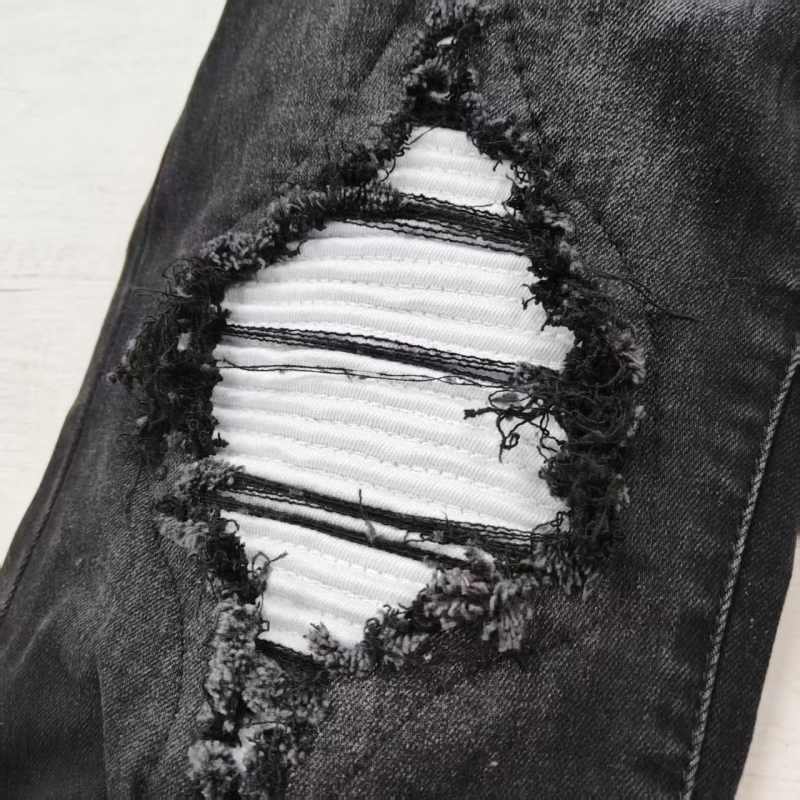 Muške traperice, uski kroj, patch detalji, 98% pamuk, srednji struk, zip