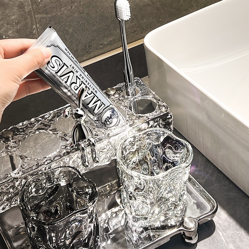 Držač četkice za zube s čašom — plastični, drugi način montaže, 1 komad, Hongyong
