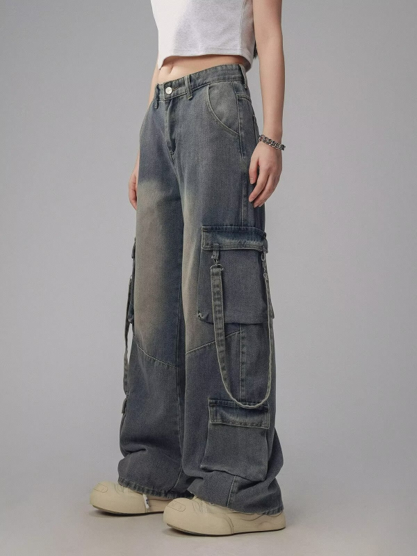 Traperice - ravni kroj, srednji porast, pamuk denim 75%, ručno crtani detalji, zatvarač, za proljeće i jesen