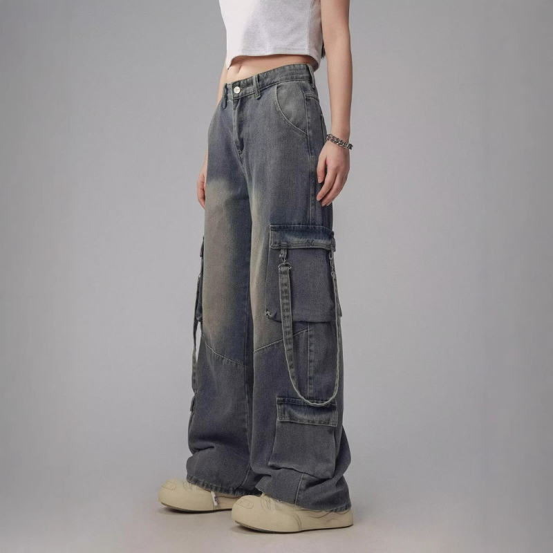 Traperice - ravni kroj, srednji porast, pamuk denim 75%, ručno crtani detalji, zatvarač, za proljeće i jesen