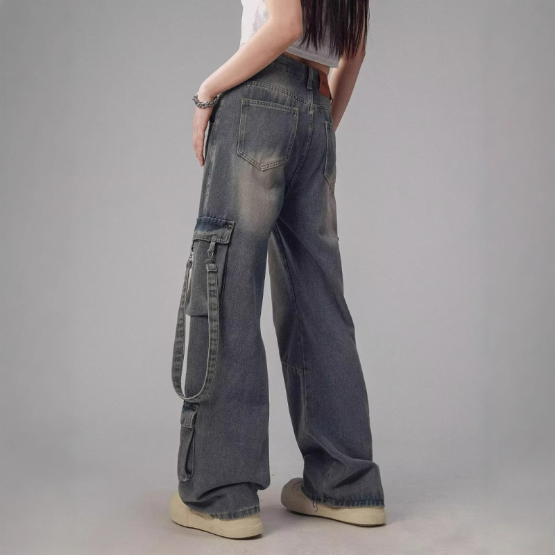 Traperice - ravni kroj, srednji porast, pamuk denim 75%, ručno crtani detalji, zatvarač, za proljeće i jesen