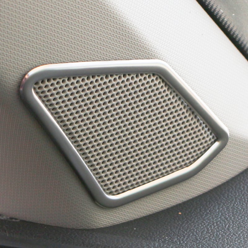 VW T-Roc első A-oszlop hangszórófedél matricája – rozsdamentes acél, OEM, testreszabás nélkül