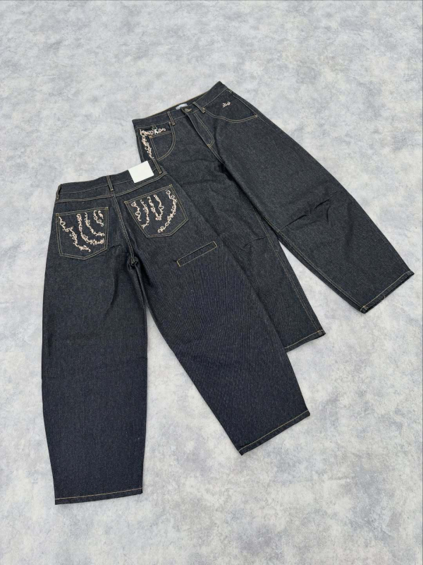 Traperice s vezom, vintage pranjem, distressed efekt, ravne nogavice, zatvaranje na gumb