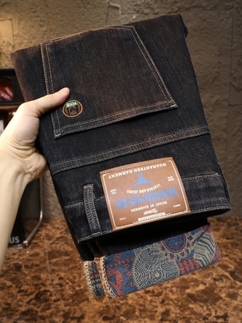 Ανδρικά τζιν με ίσιο κόψιμο, 63% βαμβάκι, μικροελαστικότητα, φερμουάρ, κέντημα και εκτύπωση