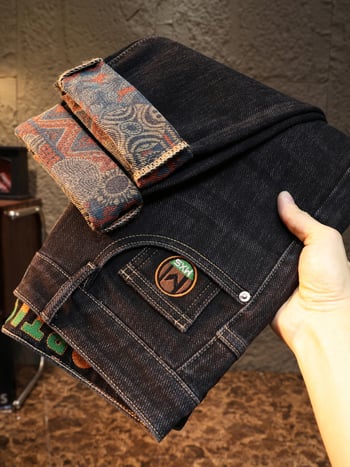 Ανδρικά τζιν με ίσιο κόψιμο, 63% βαμβάκι, μικροελαστικότητα, φερμουάρ, κέντημα και εκτύπωση