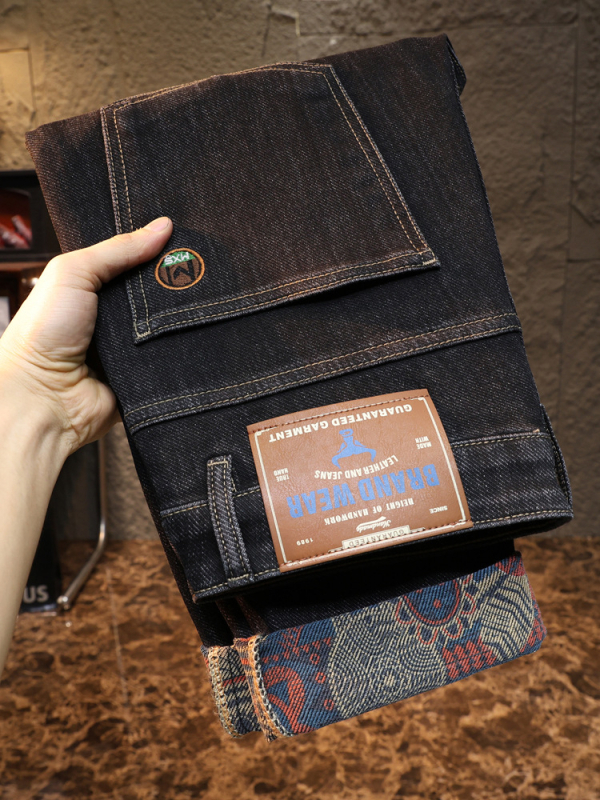 Ανδρικά τζιν με ίσιο κόψιμο, 63% βαμβάκι, μικροελαστικότητα, φερμουάρ, κέντημα και εκτύπωση