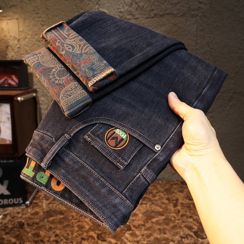 Ανδρικά τζιν με ίσιο κόψιμο, 63% βαμβάκι, μικροελαστικότητα, φερμουάρ, κέντημα και εκτύπωση