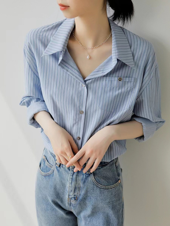 Γυναικείο ριγέ πουκάμισο με πόλο γιακά, κοντά μανίκια, ύφασμα μίξη βαμβάκι-πολυεστέρα (30-50% βαμβάκι), στυλ Hong Kong retro