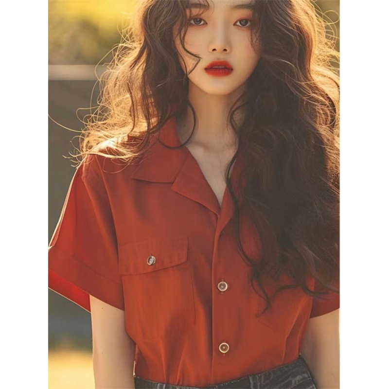 Γυναικείο πουκάμισο με κλασικό γιακά, κοντά μανίκια, αστικό στυλ καθημερινότητας, κουμπιά σε μία σειρά, Καλοκαίρι 2024