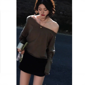 Γυναικείο μακρυμάνικο crop T‑shirt σε κορεατικό στυλ, με κουκούλα, στενή γραμμή, μονόχρωμο, βαμβακο-πολυεστερική ανάμιξη, άνοιξη 2025