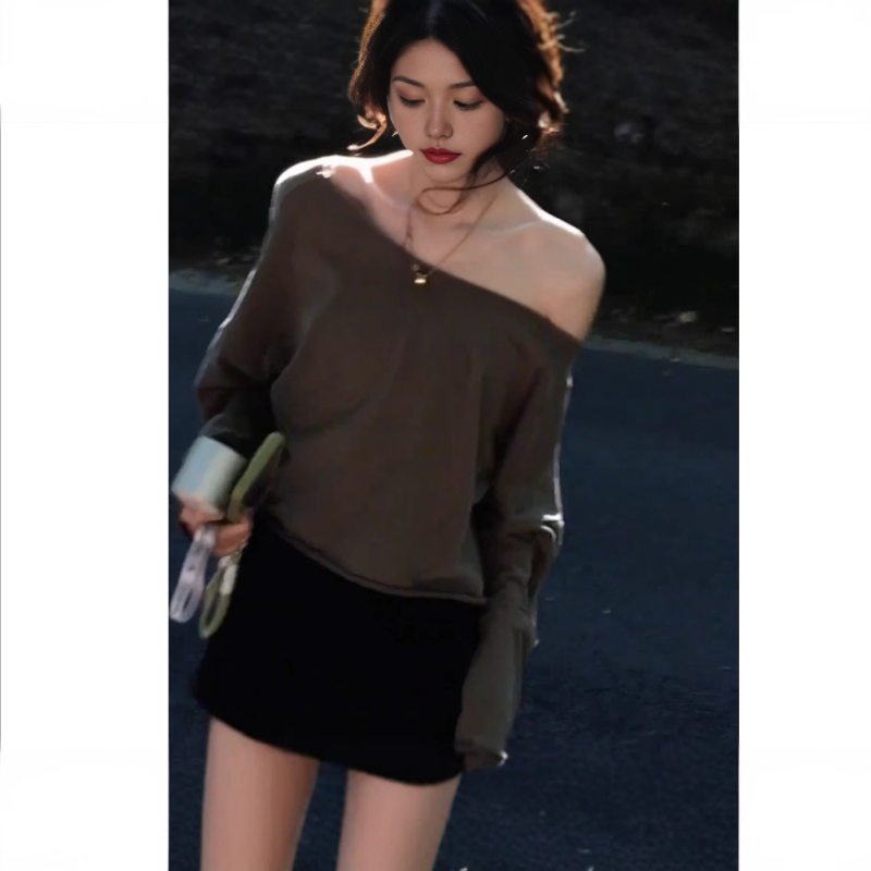 Γυναικείο μακρυμάνικο crop T‑shirt σε κορεατικό στυλ, με κουκούλα, στενή γραμμή, μονόχρωμο, βαμβακο-πολυεστερική ανάμιξη, άνοιξη 2025