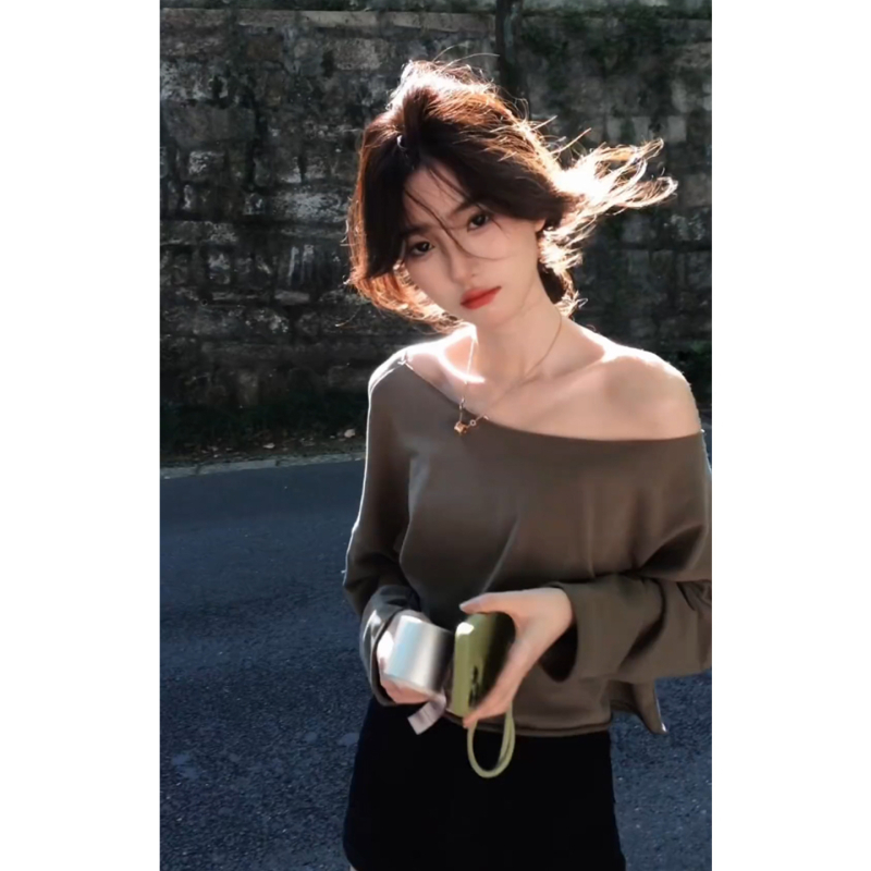 Γυναικείο μακρυμάνικο crop T‑shirt σε κορεατικό στυλ, με κουκούλα, στενή γραμμή, μονόχρωμο, βαμβακο-πολυεστερική ανάμιξη, άνοιξη 2025