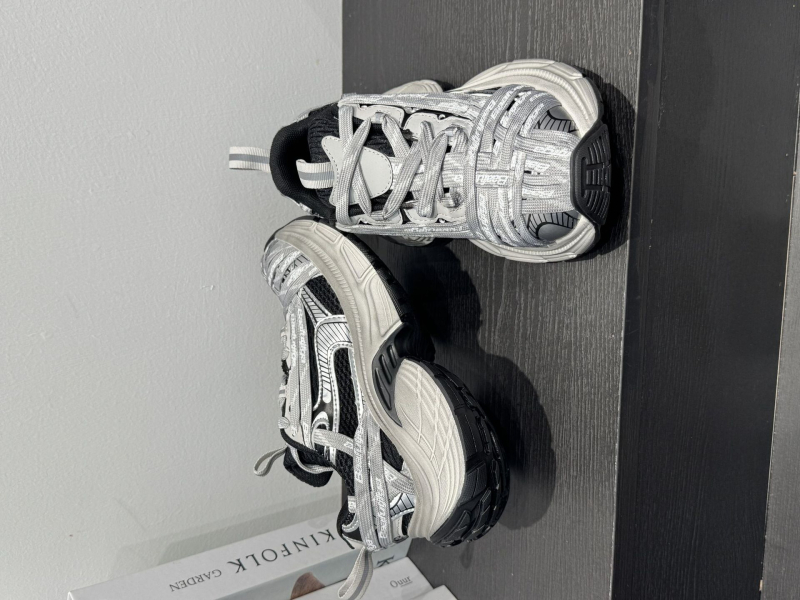 Ženske casual tenisice u stilu Dad Shoes: debela potplata, mrežasti gornji dio, gumena potplata, prednje vezanje, visina pete 3–5 cm