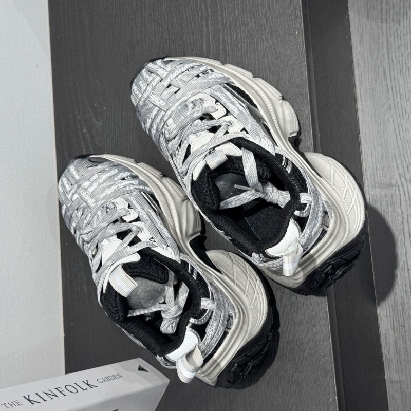 Ženske casual tenisice u stilu Dad Shoes: debela potplata, mrežasti gornji dio, gumena potplata, prednje vezanje, visina pete 3–5 cm