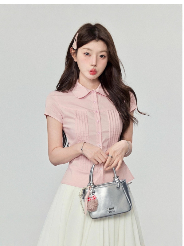 Πουκάμισο από πολυεστέρα με κοντά μανίκια, γιακά τύπου κούκλας, σχέδιο που σφίγγει τη μέση, κοντή γραμμή