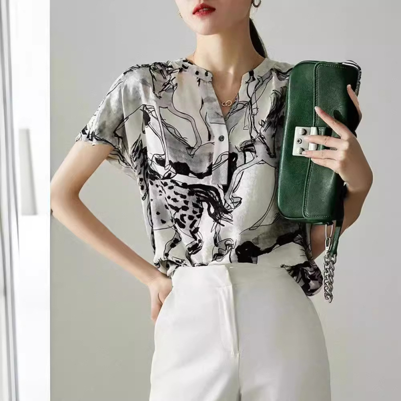 Γυναικείο πουκάμισο από chiffon, κοντά μανίκια, V-λαιμό, φλοράλ εκτύπωση, τρία κουμπιά, καλοκαιρινό ρετρό στυλ