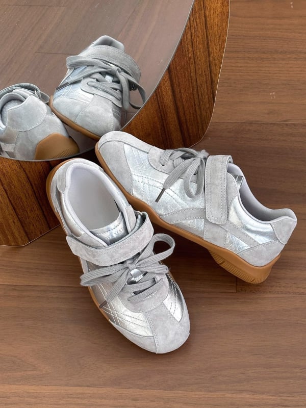 Casual tenisice za žene: gornji dio od prave kože, zaobljena prst, debela potplata 3-5 cm, vezanje šnurkama, potplata od prirodnog kaučuka