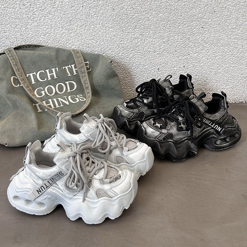 Ženske tenisice dad stila s vrlo visokom petom iznad 8 cm, gornji dio od kože drugog sloja, EVA potplat, ulošak od kože drugog sloja, vezanje šnirlama