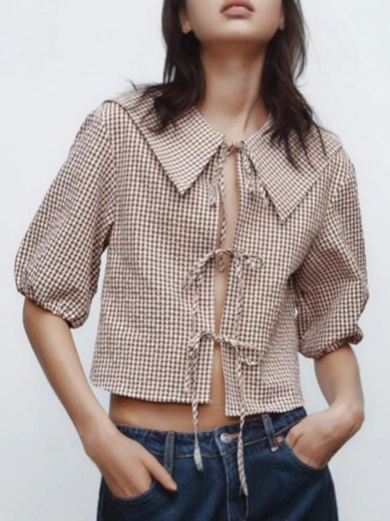 Ženska košulja s kariranim uzorkom, poliestersko-elastanska smjesa, uski kroj, kratki rukavi, kopčanje na vezice