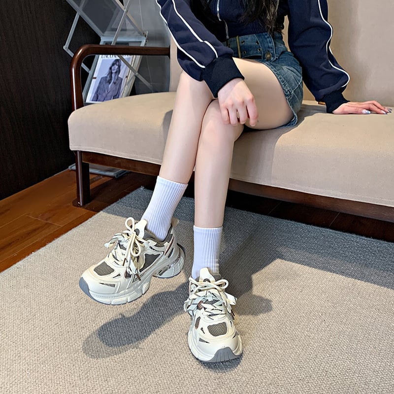 Ženske tenisice u stilu Dad shoes, gornji dio od super vlakna, gumena potplat, platforma 3–5 cm, vezanje